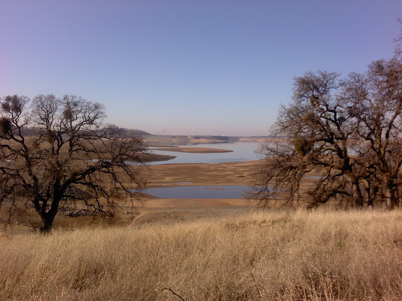 Looking at the missing lake from the top of the dyke