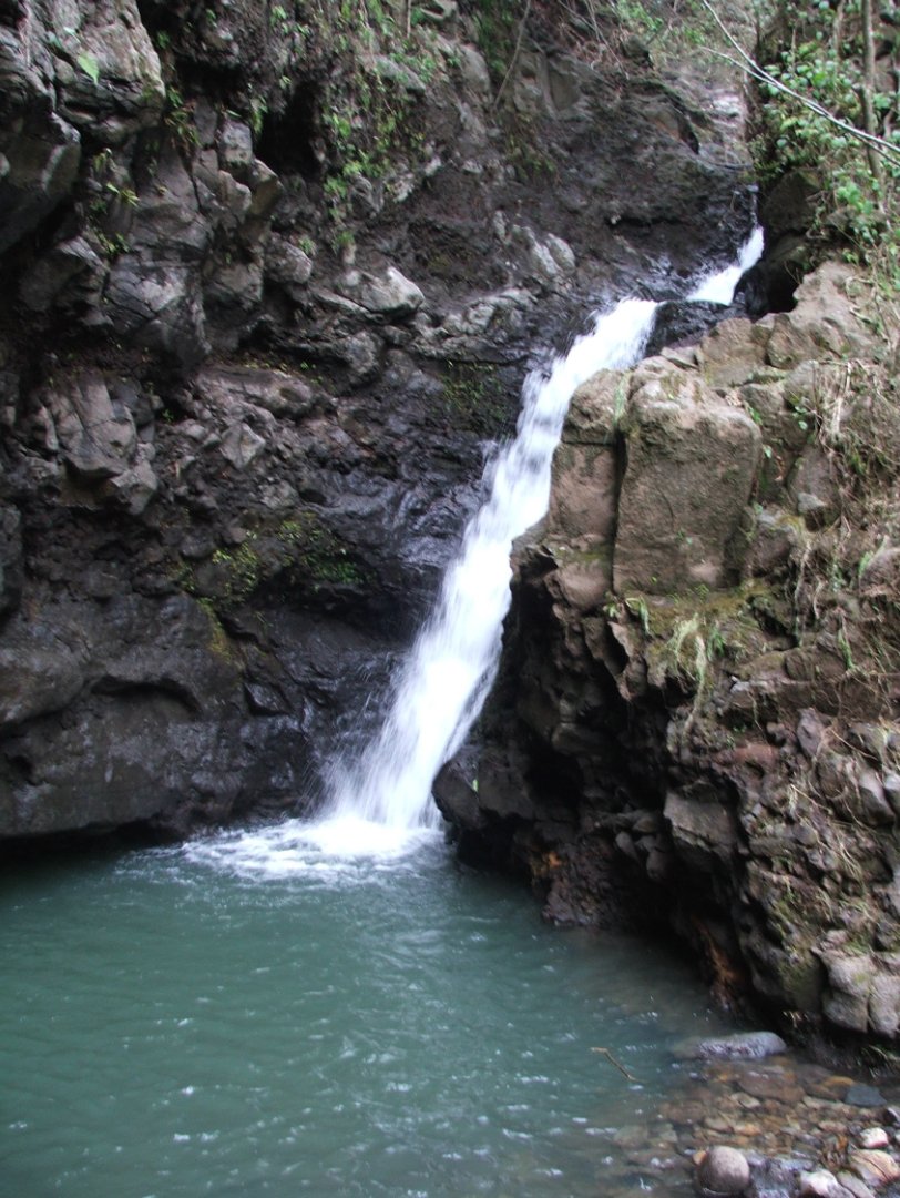 Makamaka'ole Falls