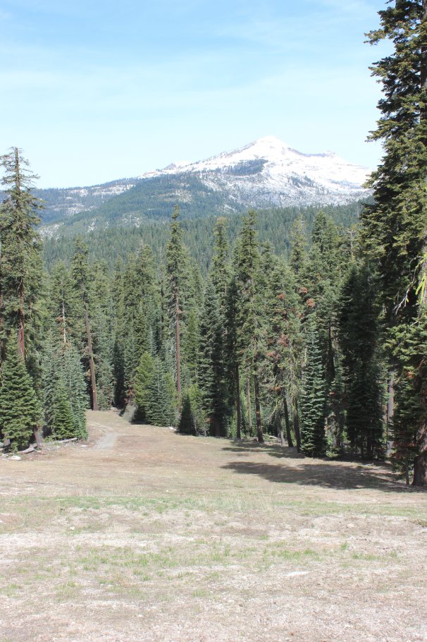Pyramid Peak from the start