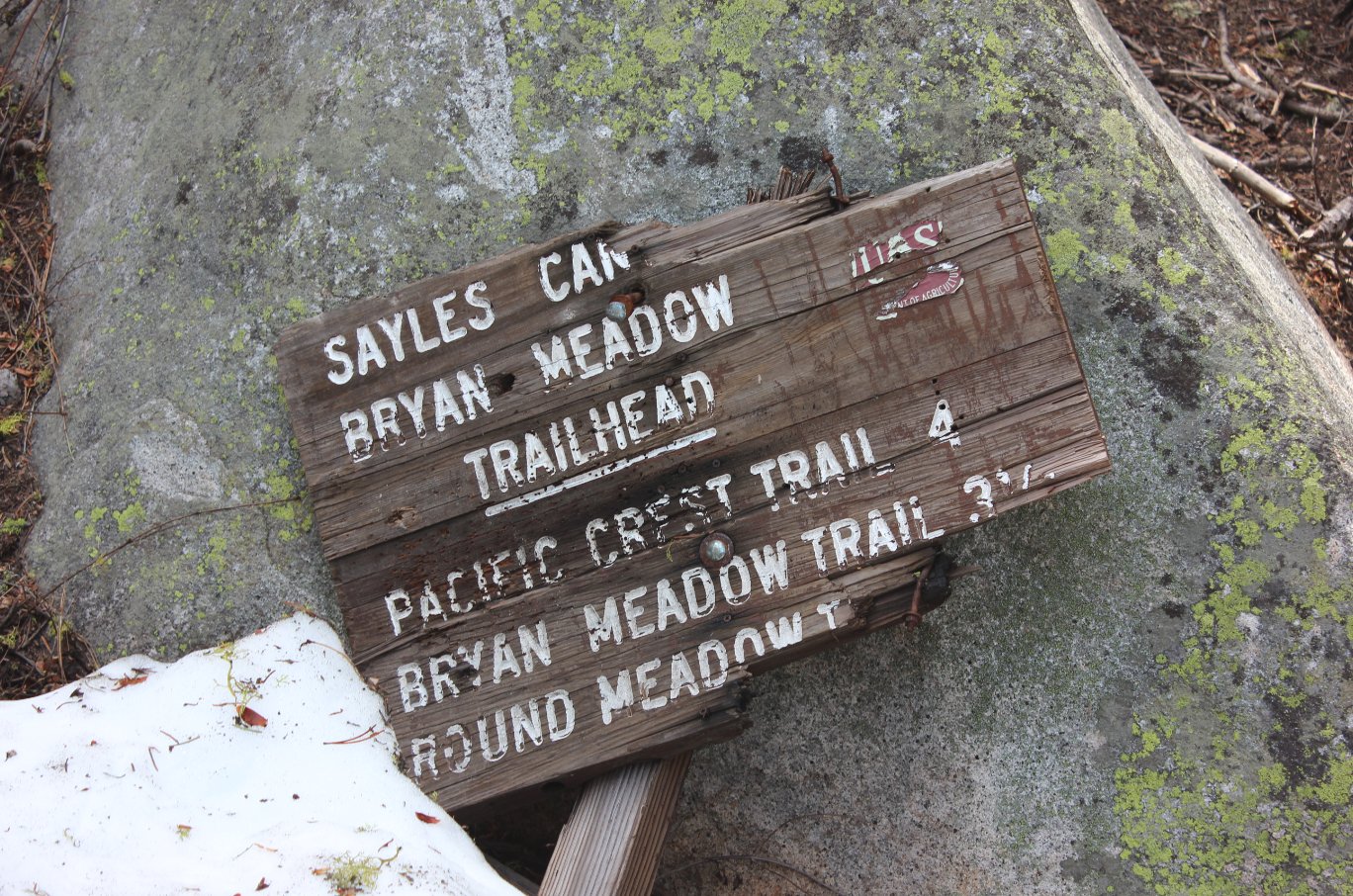 Trailhead marker